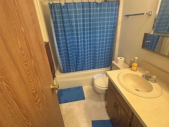5th image of 871 N 14th St #F