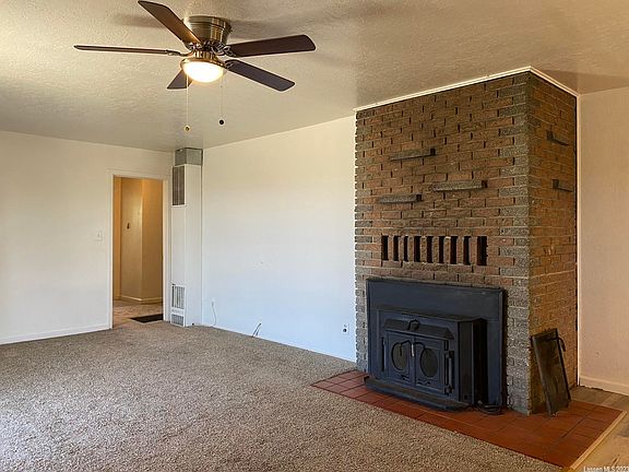 2nd image of 742-495 Mountain View Dr