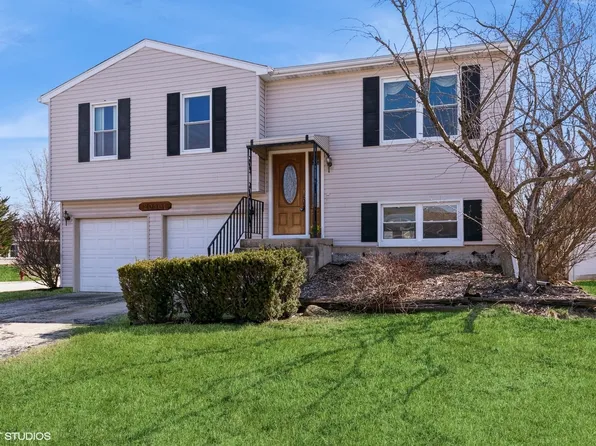 20501 S Driftwood Dr, Frankfort, IL 60423