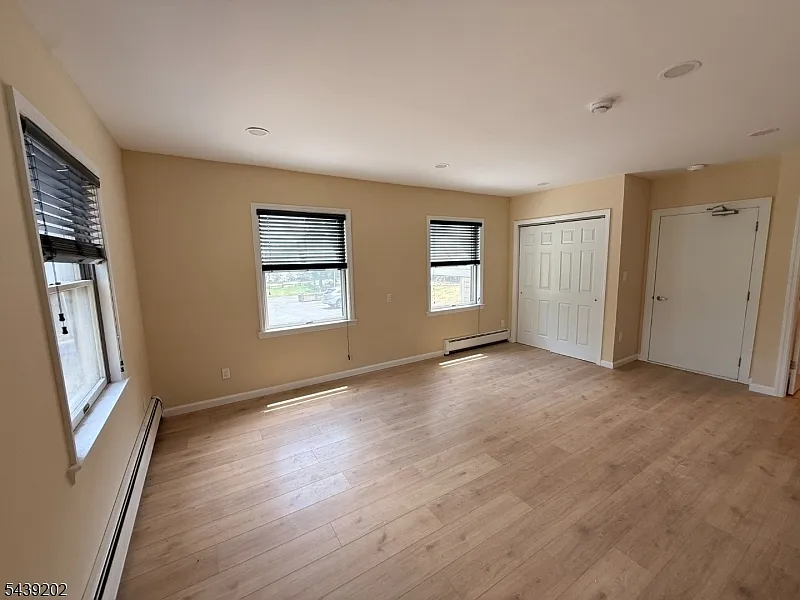 2 bed, 1.5 bath, 1400 sqft, $3,200 — Photo 4