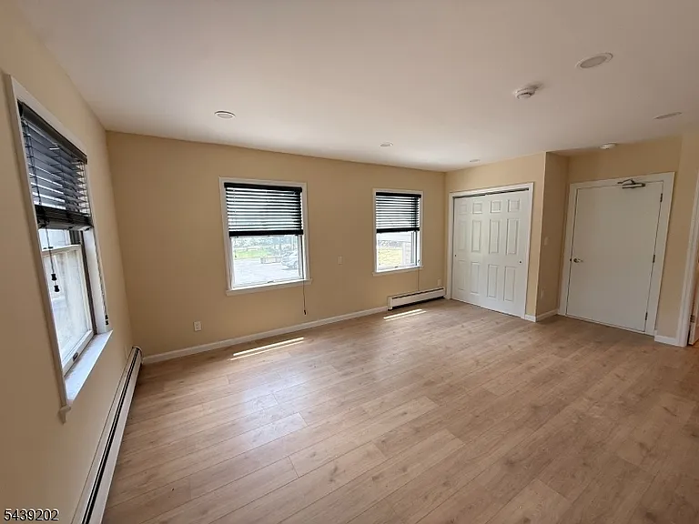 48 Ringwood Ave #B — Photo 4