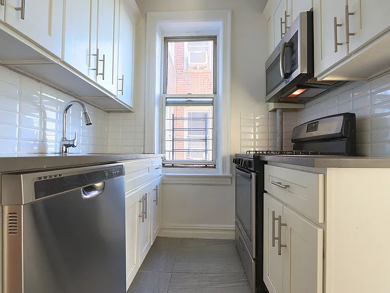8831 Fort Hamilton Pkwy #5C — Photo 4
