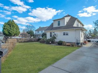 3 Hill Ct, Malba, NY 11357