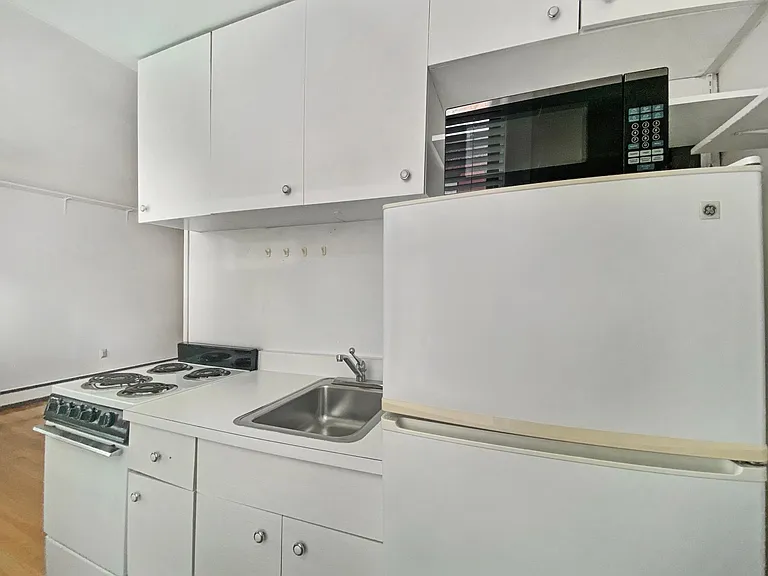 27 Phillips St #5 — Photo 6