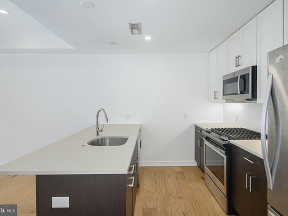 5th image of 1500 N American St #C
