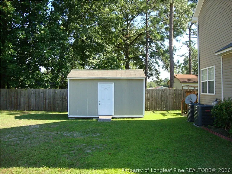 1607 Silver Ridge Ct — Photo 18