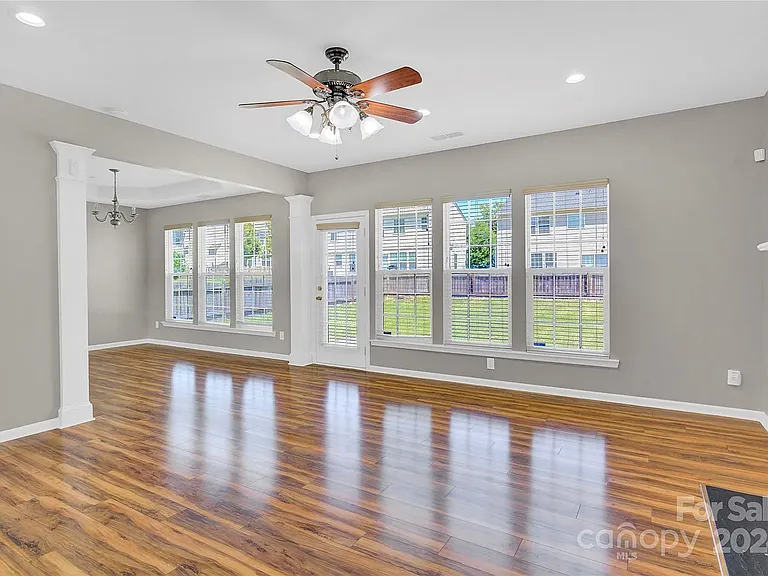 11239 Cypress View Dr — Photo 25