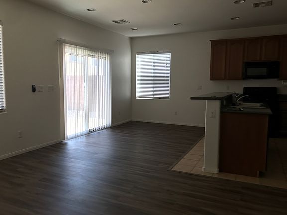 4th image of 630 Marie Ave