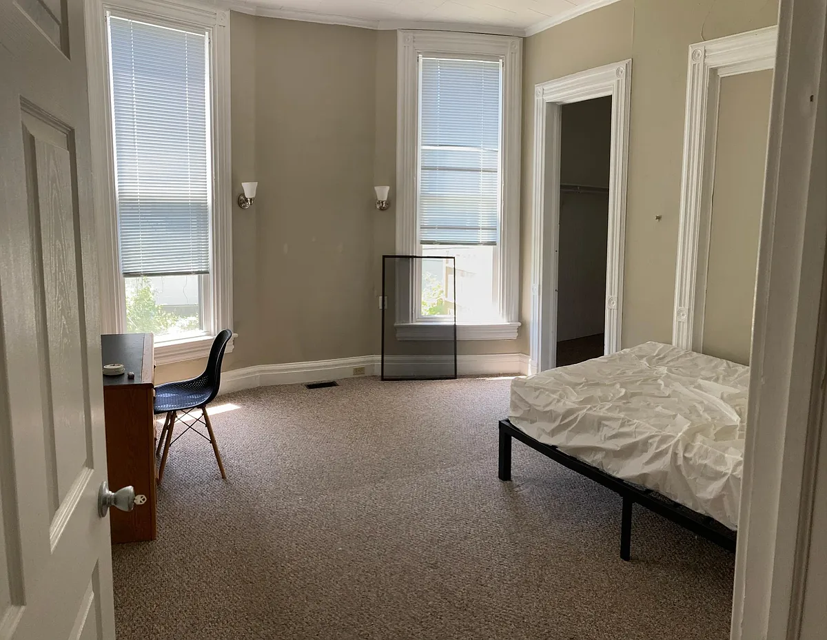 Building Photo - 149 Chapin St #1