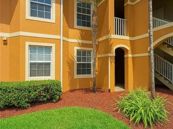 1076 Winding Pines CIR #203, CAPE CORAL, FL 33909