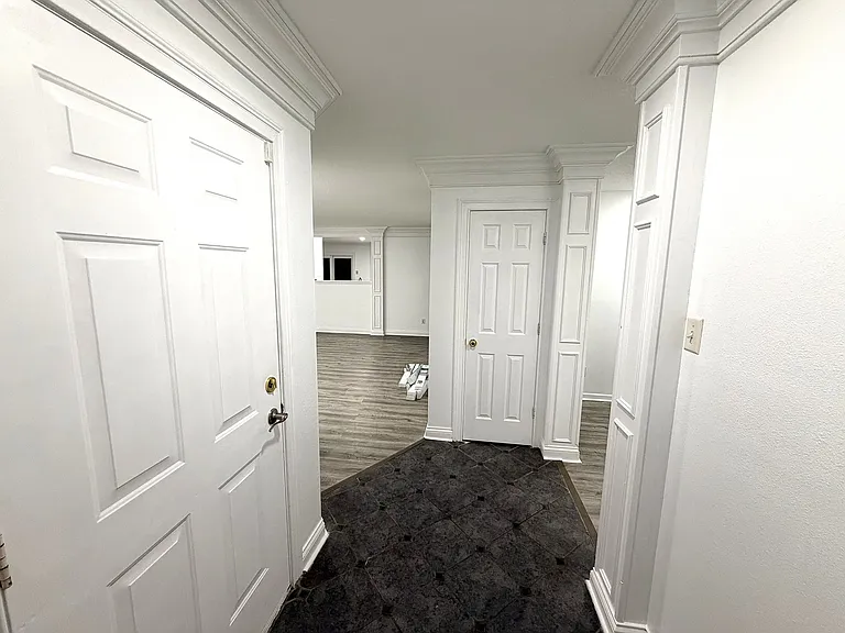10882 Emery Dr — Photo 1