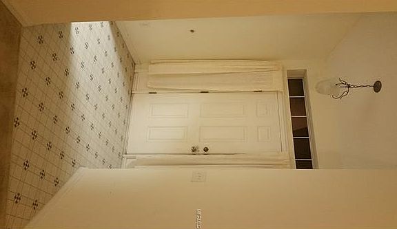 2nd image of 1841 Hudson Ct