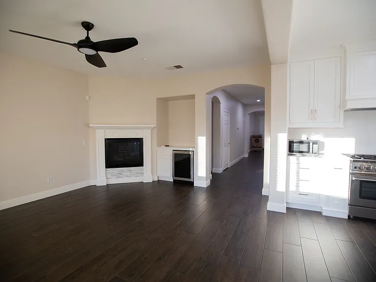 11638 Caldy Ave — Photo 9