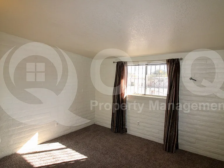 4741 N Fontana Ave — Photo 10