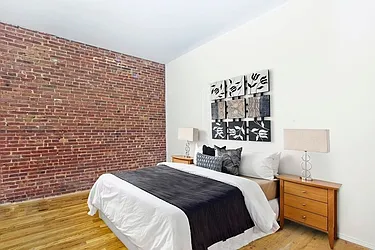 Rented by R New York