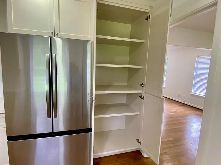 3118 Castlewood St — Photo 15