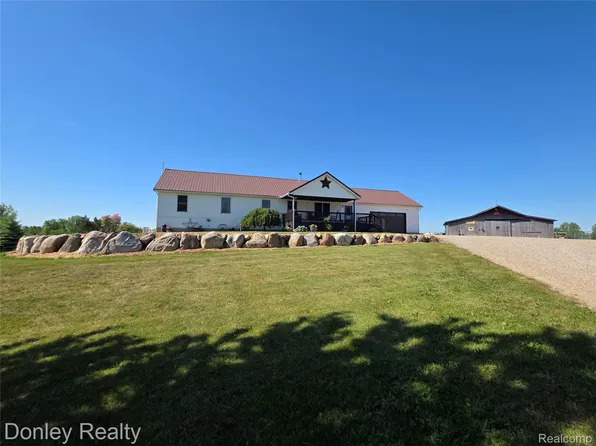 5121 Cotter Rd, Marlette, MI 48453