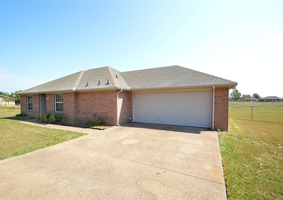 1st image of 203 Bluebonnet Ln