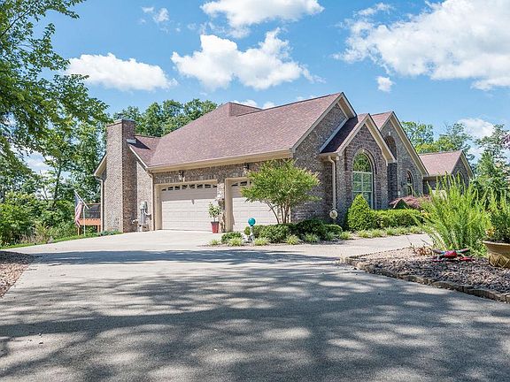 4th image of 815 Cedar Falls Dr