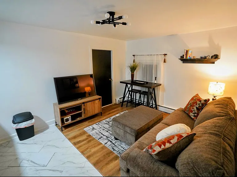 170 E 2nd St #2 — Photo 2