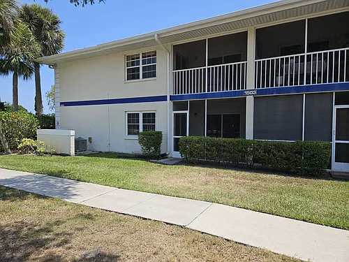 1503 SE Royal Green Cir Photo 1