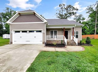 721 Riddle St, Mount Holly, NC 28120