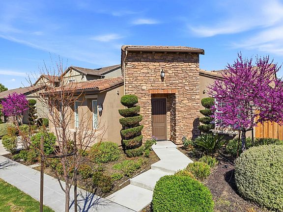 4th image of 215 E Cara Ct