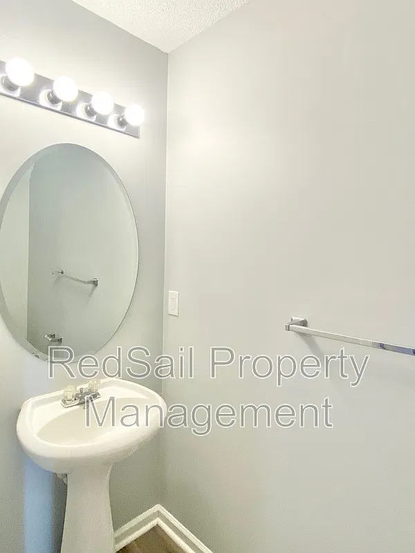 2 bed, 2.5 bath, 1249 sqft, $2,095 — Photo 4