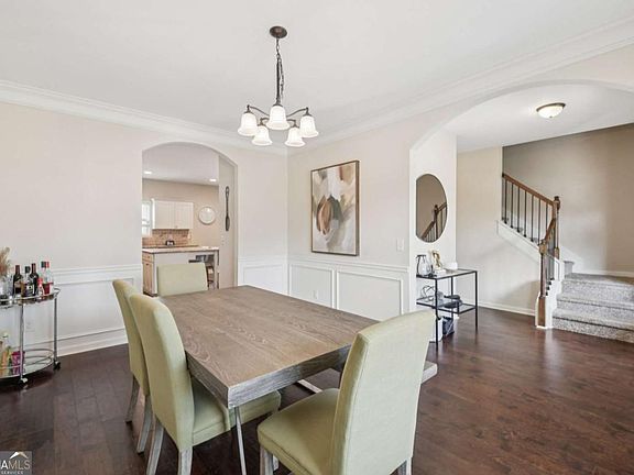 4th image of 1120 Red Bud Cir