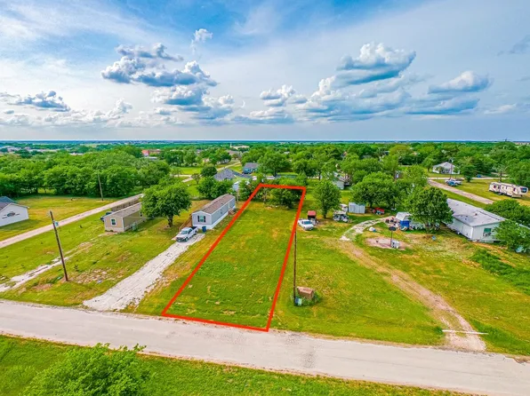 209 E Park St, Frost, TX 76641