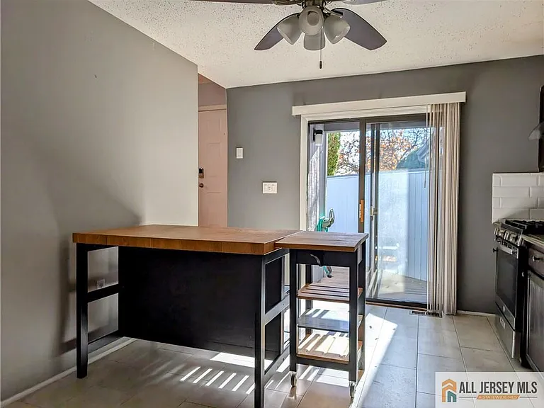 20 Cotoneaster Ct — Photo 7
