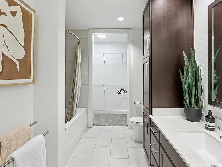 Spacious Bathroom