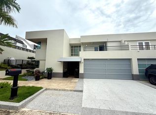 11 A Calle Patricia, Guaynabo, PR 00966