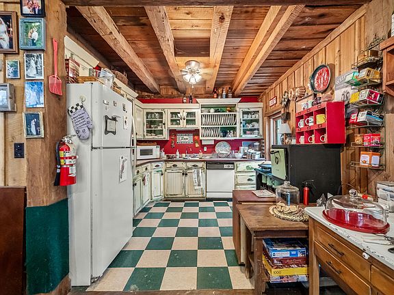 32nd image of 1195 Shipman Creek Rd
