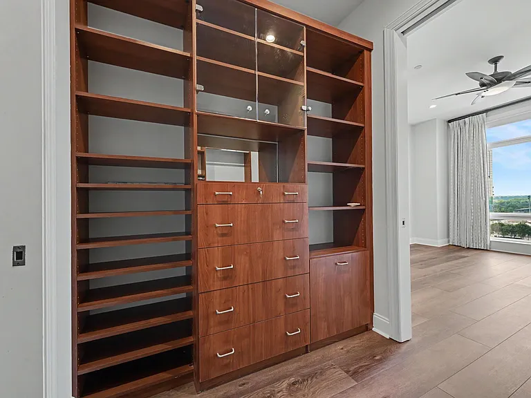 230 Tryon St #710 — Photo 17
