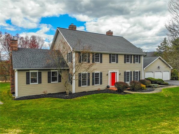 14 Greenridge Dr, Painted Post, NY 14870