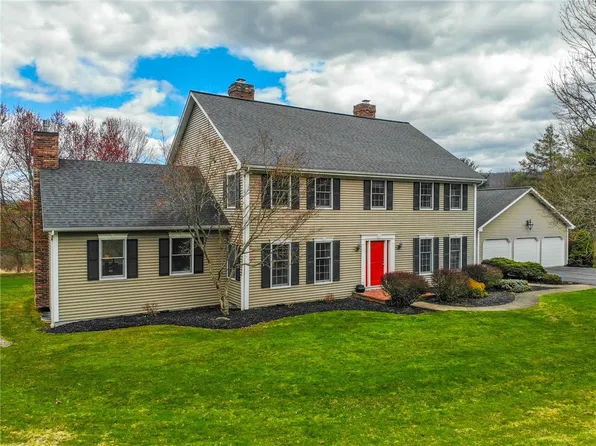 14 Greenridge Dr, Painted Post, NY 14870