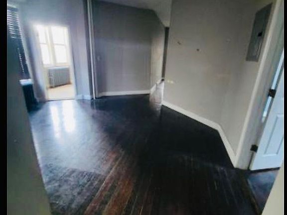 3rd image of 115 N 9th Ave