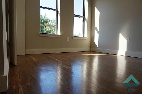 Rented by EXR | media 28