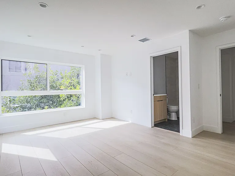 New Construction Luxury 4 Bed Townhomes With Roof Decks — Photo 48