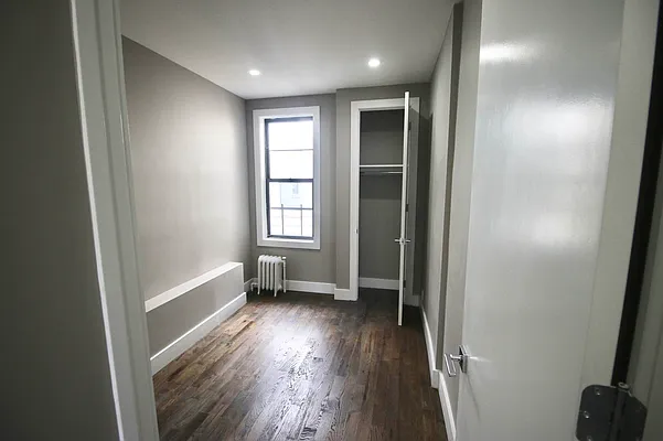 Rented by Delmark Realty LLC | media 30