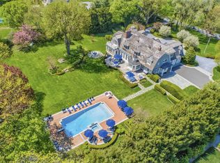 7 White Gate Dr, Glen Head, NY 11545