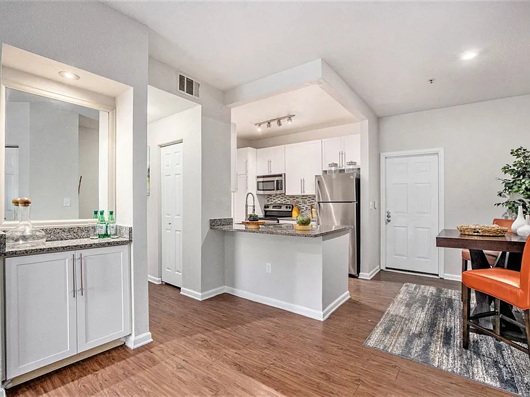 Open Layouts with Natural Lighting