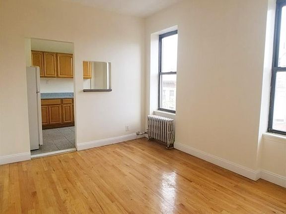 3rd image of 500 W 150th St APT 4C
