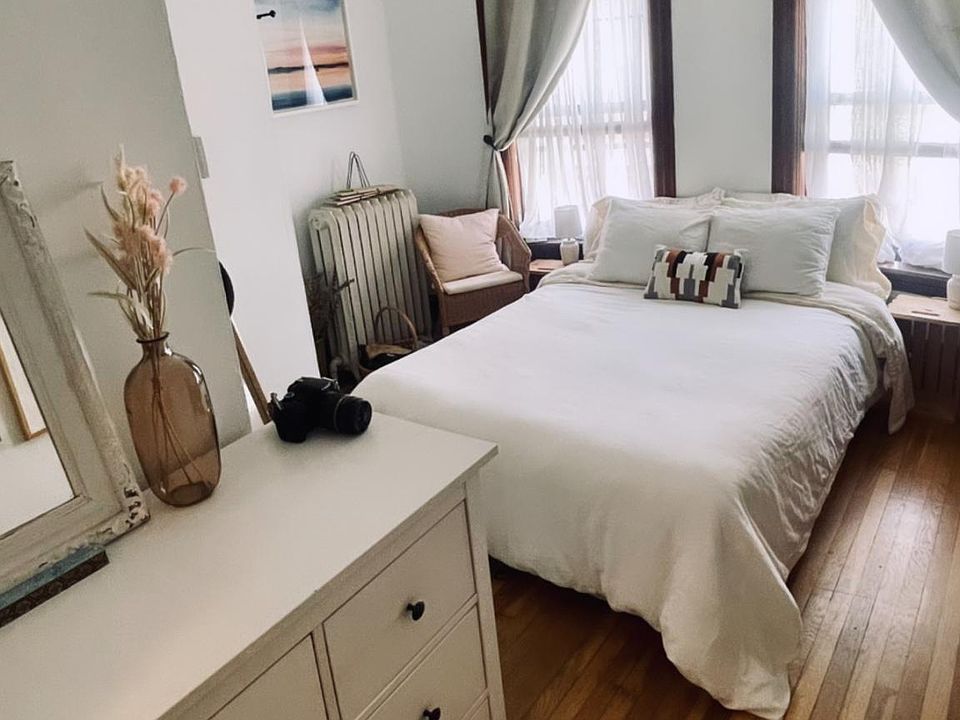 Queen size bed, 2 closets, and large dresser