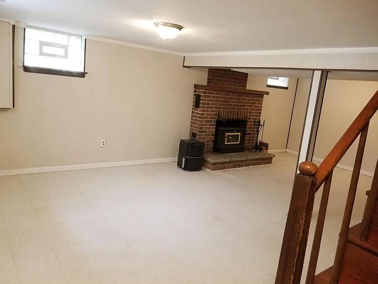 1405 Woodside Ave — Photo 10