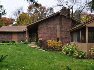 23 Londonderry Ln, Lincolnshire, IL