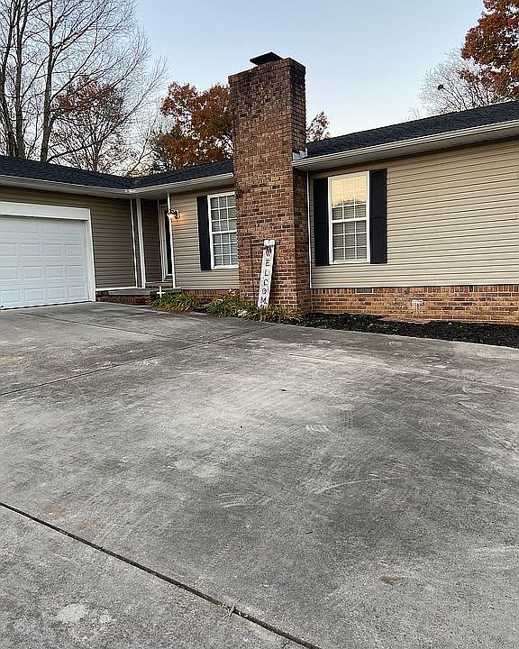 1st image of 137 Carrie Dr NW