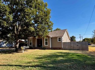 812 Ash Ave, Comanche, OK 73529