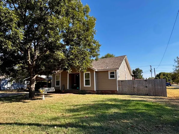 812 Ash Ave, Comanche, OK 73529